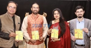 Deepak Luthra, Co-Founder , The Narrators, Poet Jupinderjit Singh, Nisha Luthra, Dir, The Narrators & publisher Affan Yesvi unveiling Jupinderjit's book of poems 'Silent Conversations.'