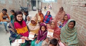 Ferozepur BJP leader Gurparvez Singh Sandhu's wife Harkaramjot Kaur visited border villages in Ferozepur district to invite villagers for PM's Jan 5 rally in Ferozepur. (2)