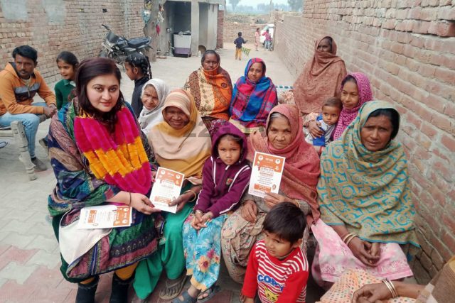 Ferozepur BJP leader Gurparvez Singh Sandhu's wife Harkaramjot Kaur visited border villages in Ferozepur district to invite villagers for PM's Jan 5 rally in Ferozepur. (2)