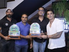 Prince Narula(extreme right) and Sahil Baweja, Director Roadies Koffeehouz(on Prince's right) honour car racing and off roading specialist Kabir Warraich(2nd from left).