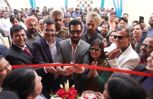 Actor Binnu Dhillon inaugurates TVISVA Jewels store in Peer Muchalla